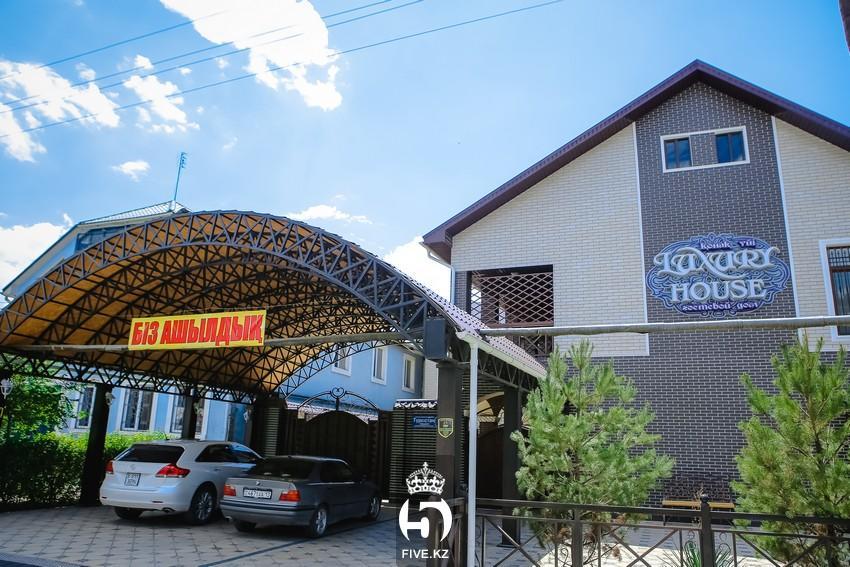 Luxury House Hotel Shymkent Exterior photo