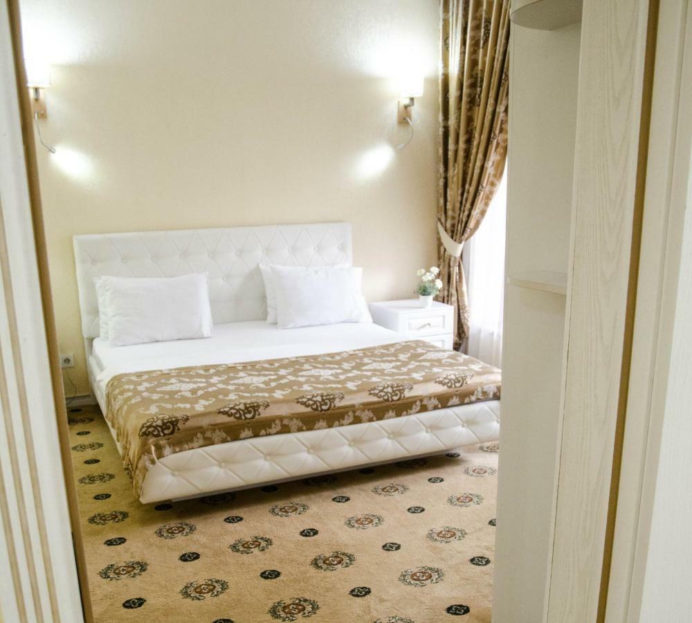 Luxury House Hotel Shymkent Exterior photo